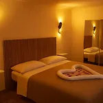 Casa vacanze Sicilia - Intera Casa Con Privata Jacuzzi Sauna Bagno Di Vapore Ad Uso Illimitato Rosolini