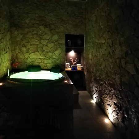 Sicilia - Intera Casa Con Privata Jacuzzi Sauna Bagno Di Vapore Ad Uso Illimitato روسوليني
